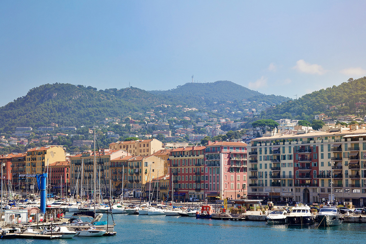 French Riviera: Sunny Coastline and Beautiful villages of Provence